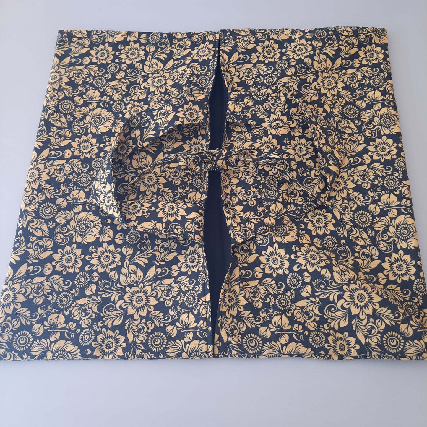 sac à tarte en tissu coton tribal jaune fond noir