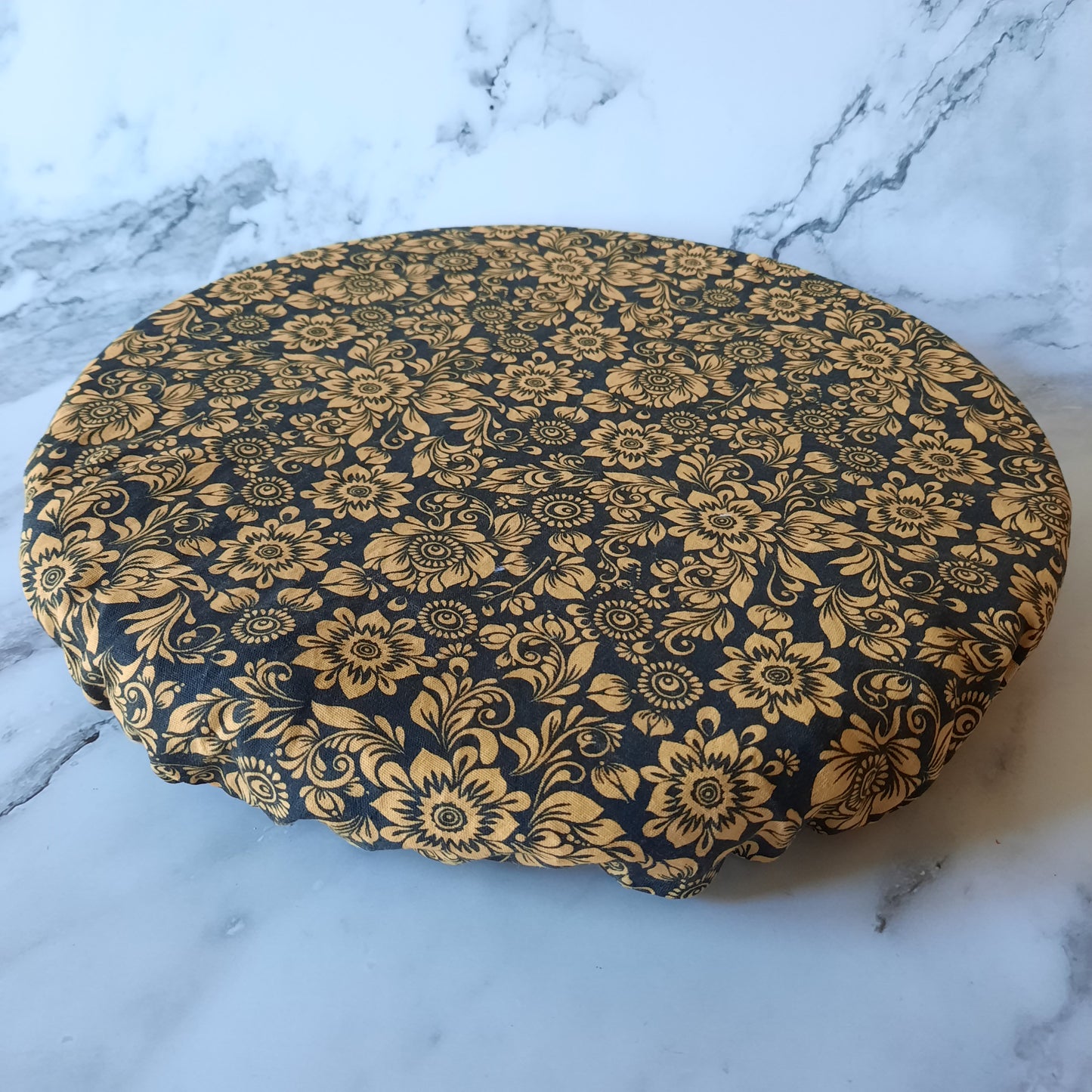 Charlotte couvre plat, couvre bol réutilisable Coton et PUL Taille L - tribal noir et jaune