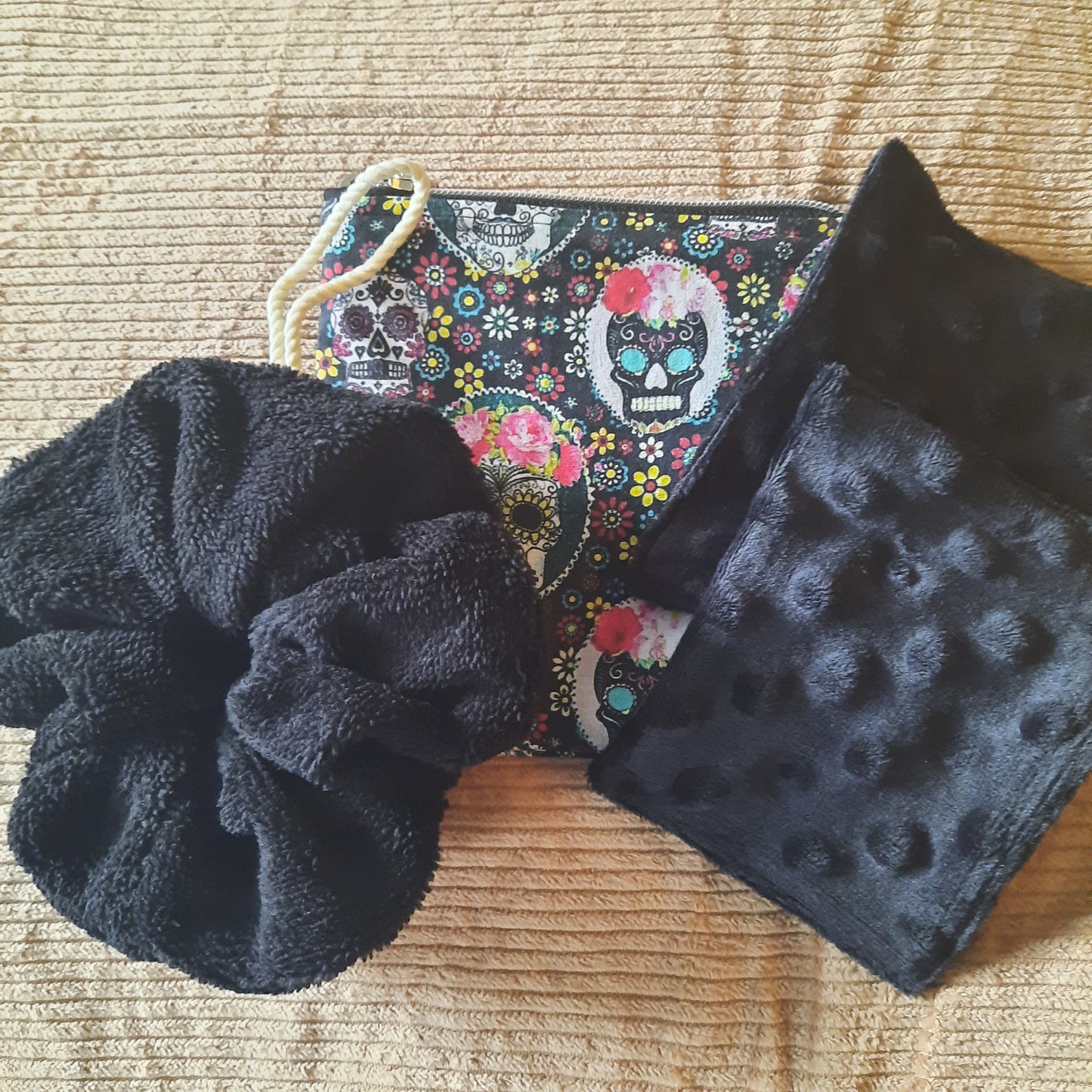 Kit beauté Pochette, fleur de douche et cotons démaquillants à l'eau